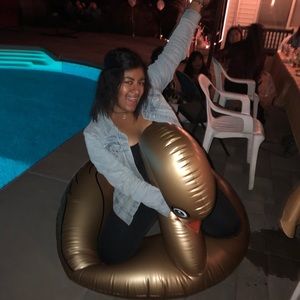 Meet your Posher, Kayla